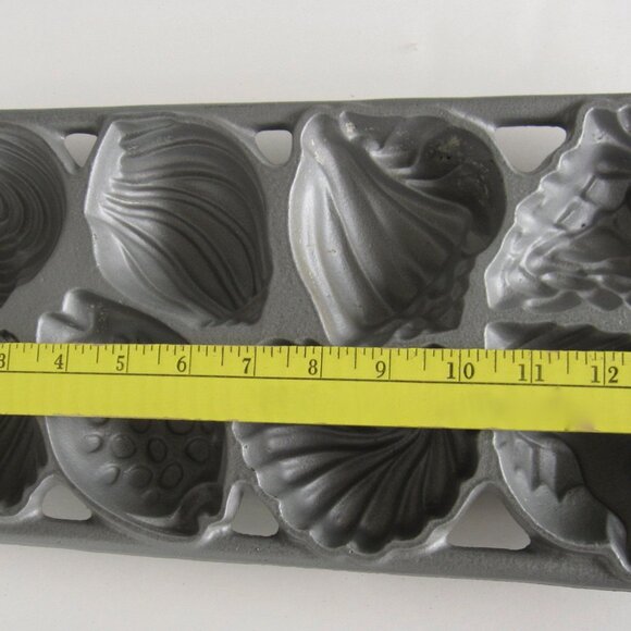 John Wright Cast Iron Sea Shell Baking Cornbread Cake Pan Mold Vintage 1989 USA - Picture 4 of 6